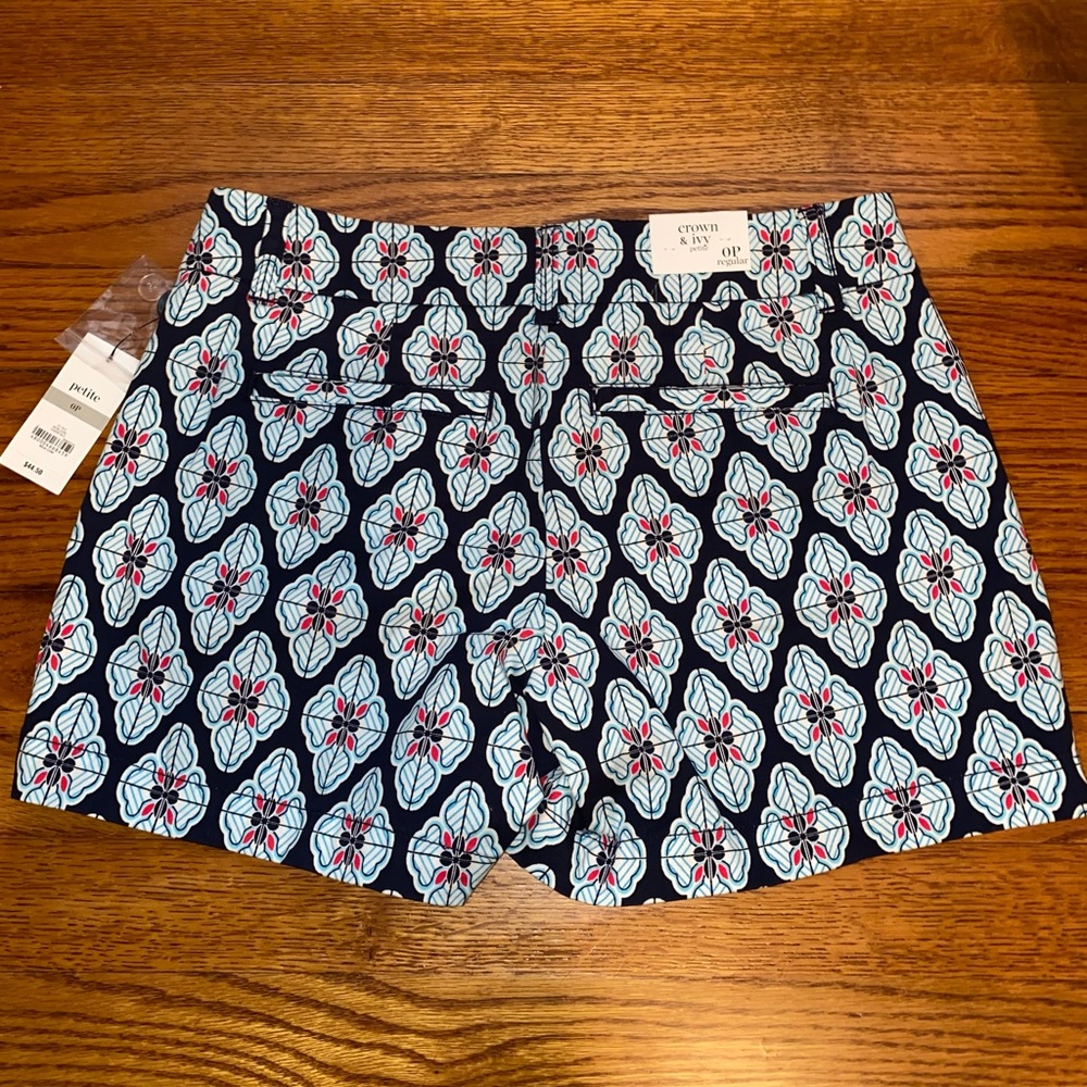 Crown & Ivy Women’s Petite Colorful Design Shorts